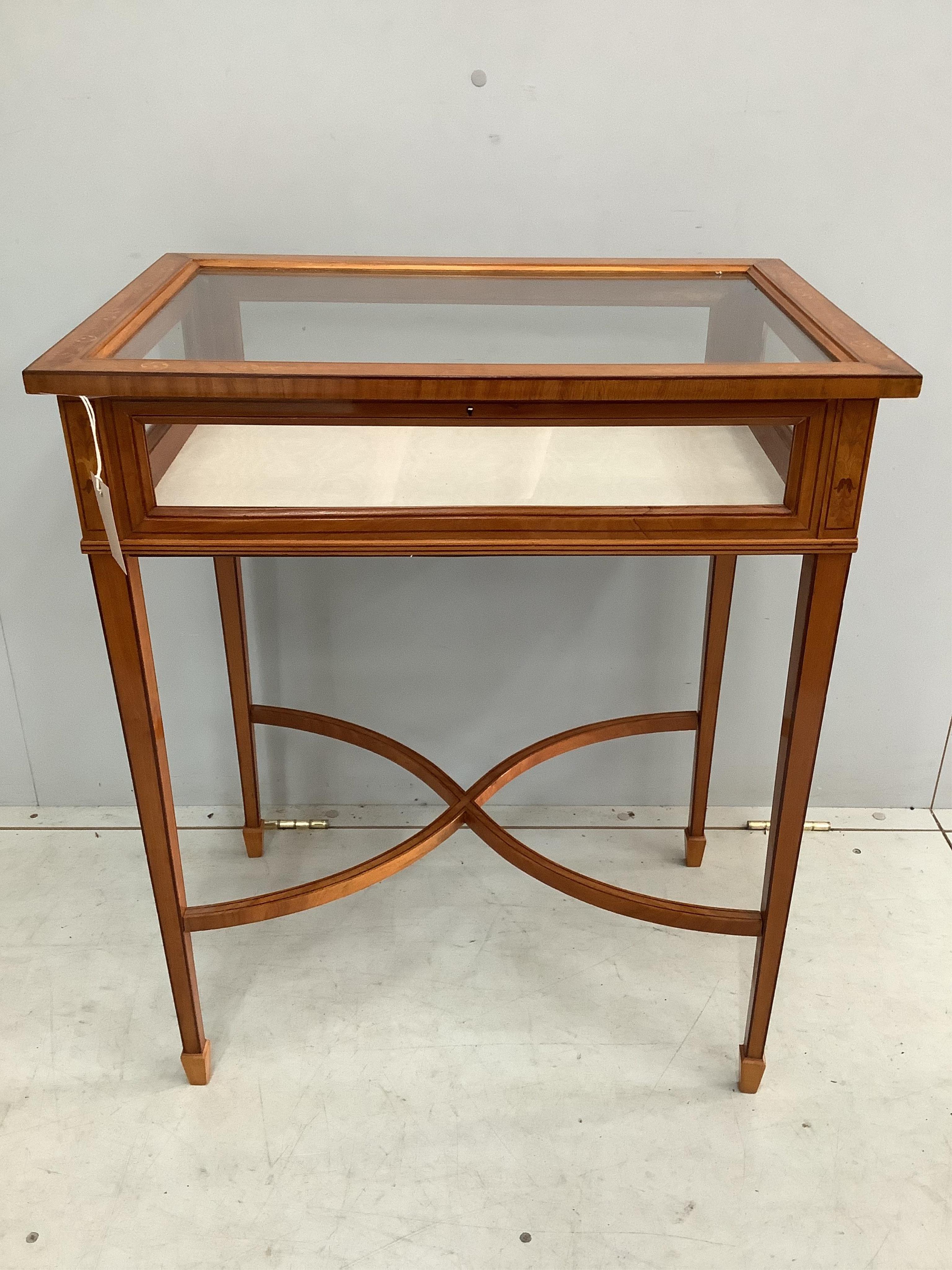 An Edwardian inlaid satinwood bijouterie table, width 61cm, depth 42cm, height 74cm